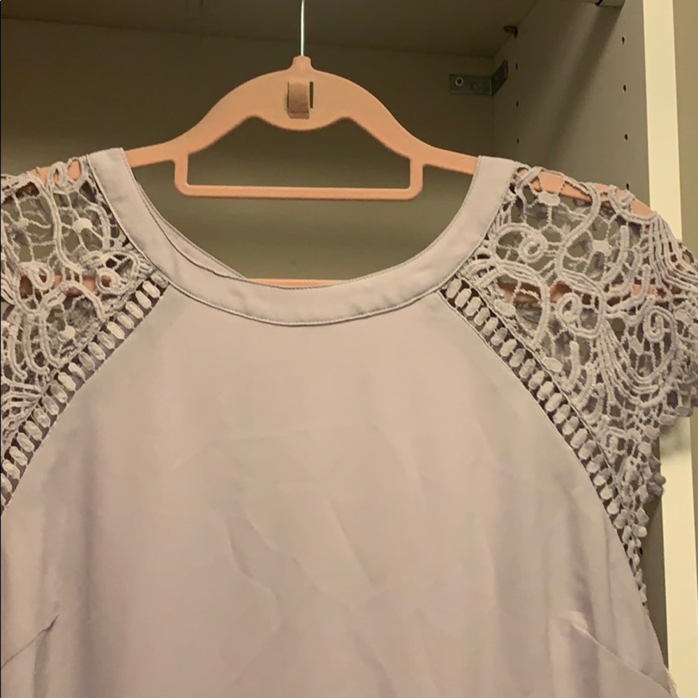 beauitful lavender flowwy dress !